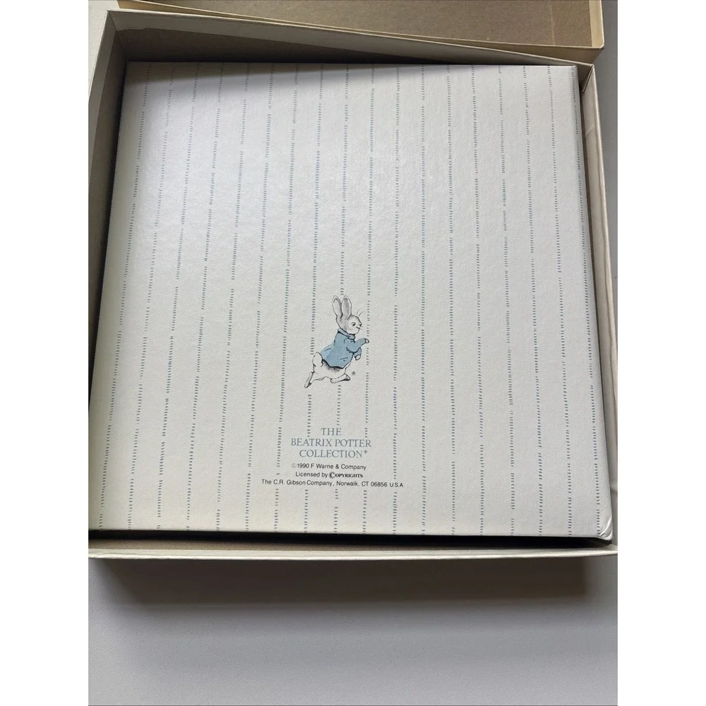 Vintage CR Gibson 1990 Beatrix Potter Peter Rabbit 3 Ring Pocket Page Album
